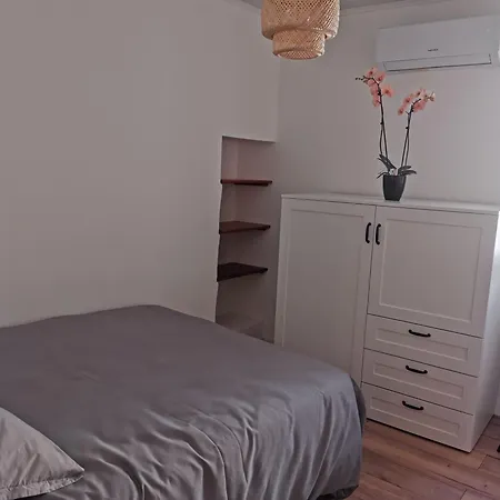 Hébergement de vacances Charmante Maison Du Village à Mirabeau (Alpes-de-Haute-Provence)