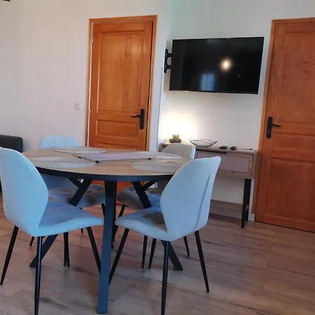 Charmante Maison Du Village à * Mirabeau (Alpes-de-Haute-Provence)