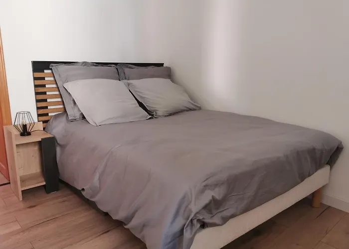 Hébergement de vacances Charmante Maison Du Village à