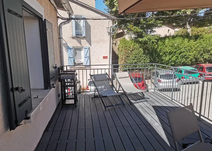 Hébergement de vacances Charmante Maison Du Village à